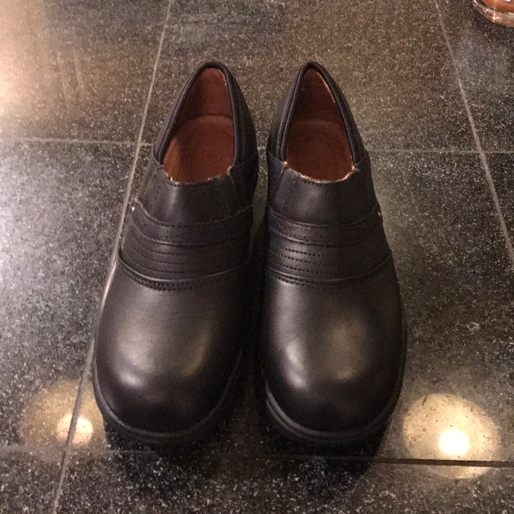Women’s Ariat steel Toed Safety Clogs